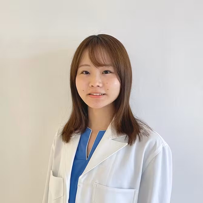 歯科医師 上野真緒